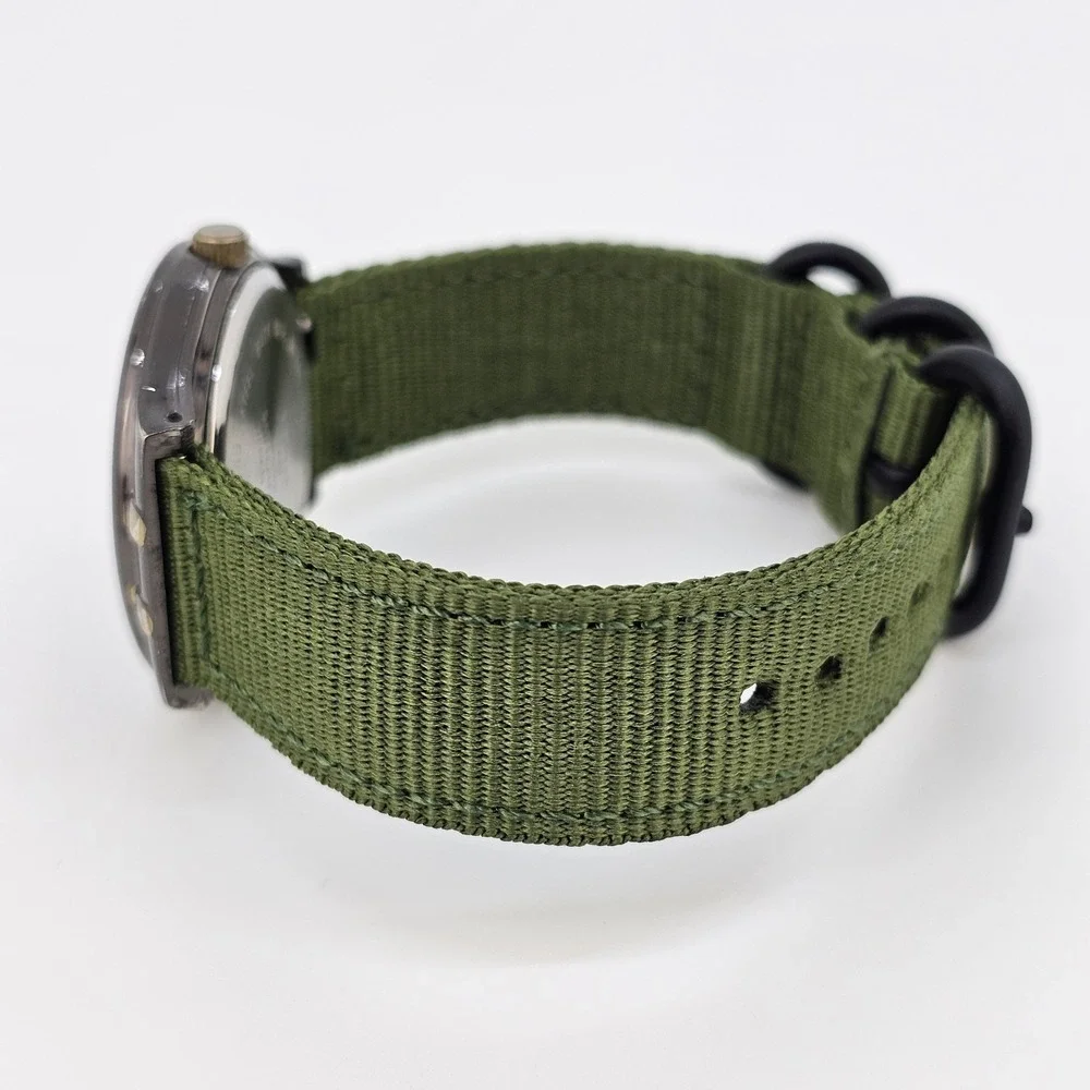 Men's Watch 37MM Black Dial Date‎ New Army Green Nylon Bands New Battery